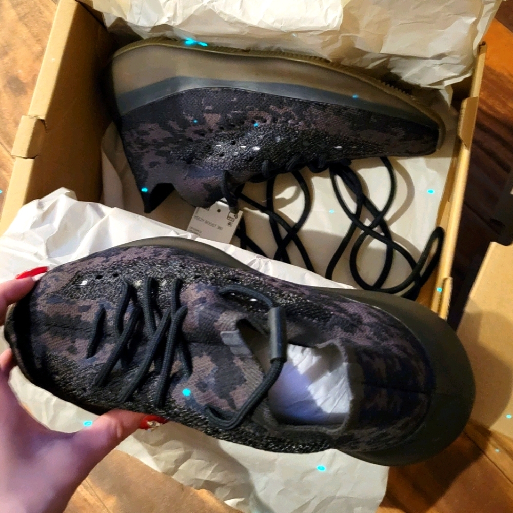 Yeezy 380 size 6.5 mens Onyx